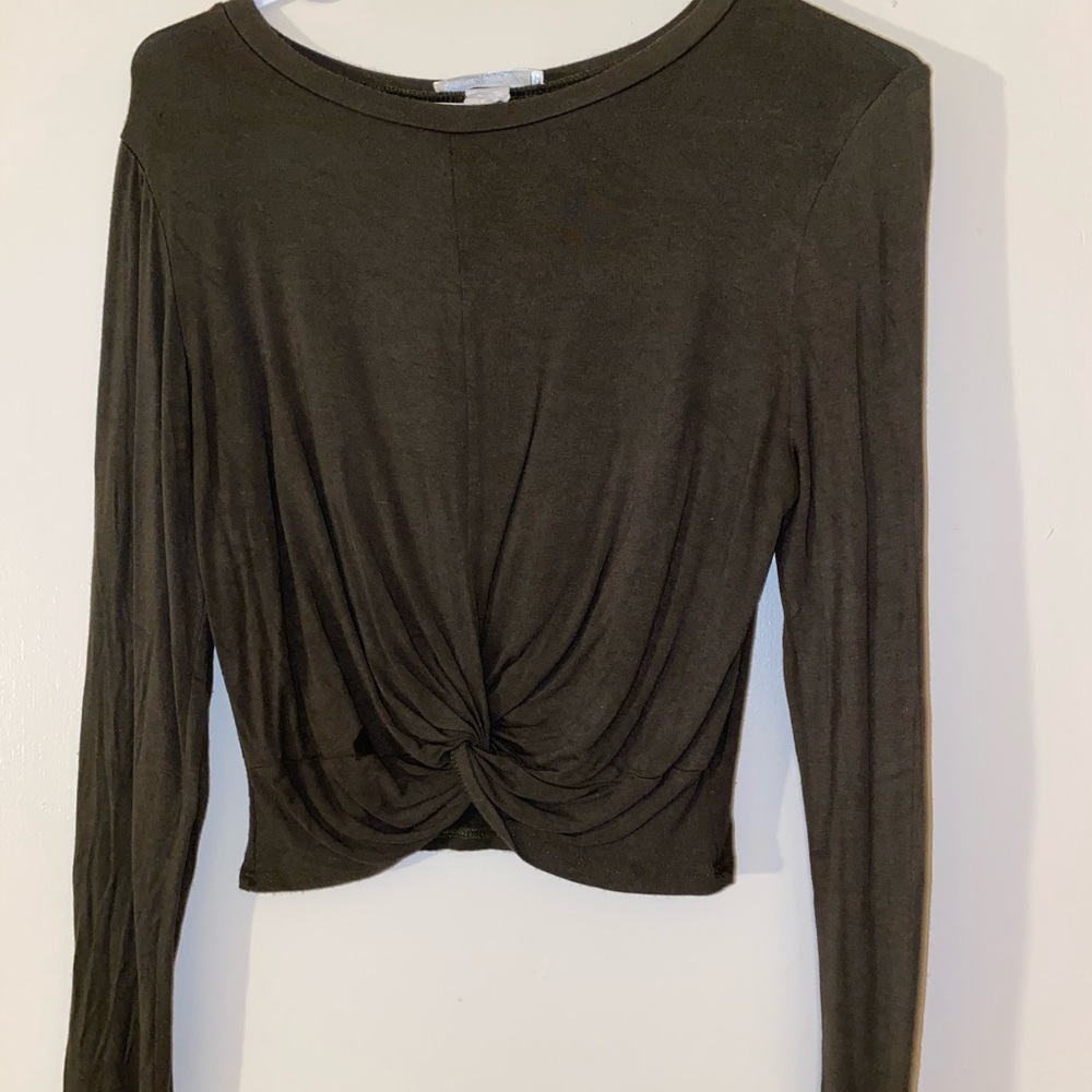 Long sleeve knot shirt